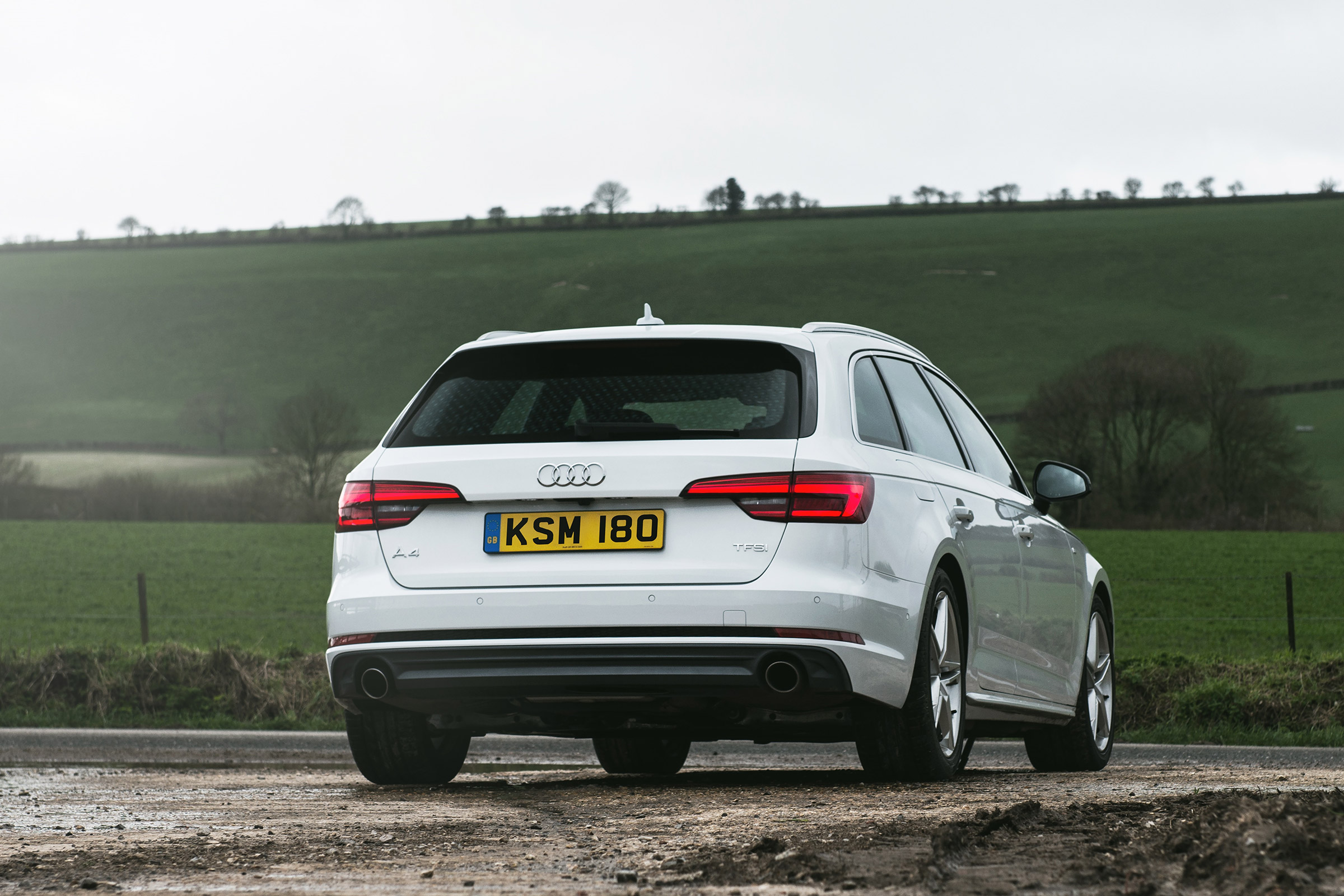 Audi A4 Avant - rear quarter