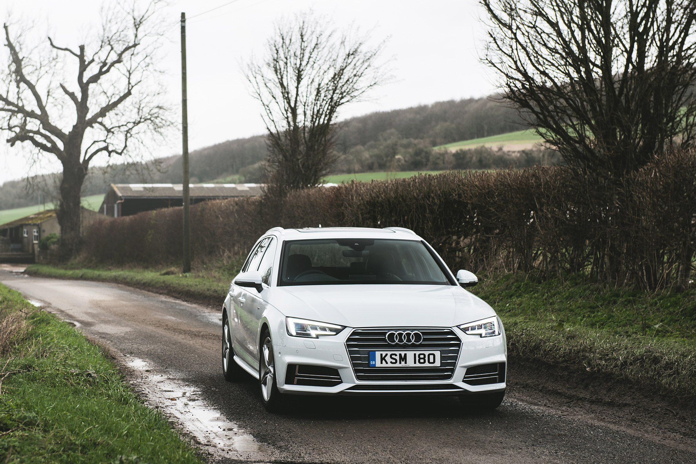 Audi A4 Avant - front