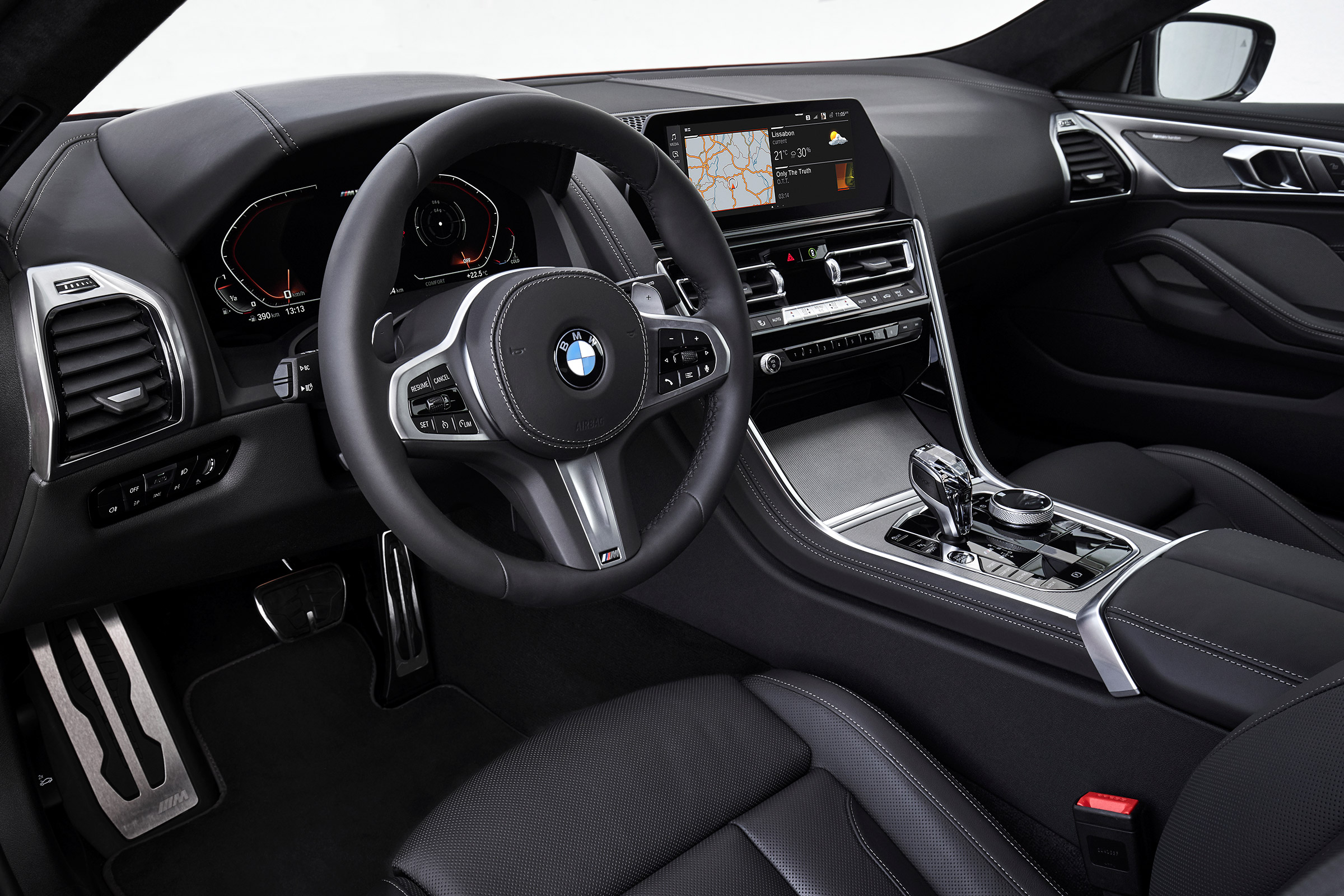 BMW M850i coupe review - dash