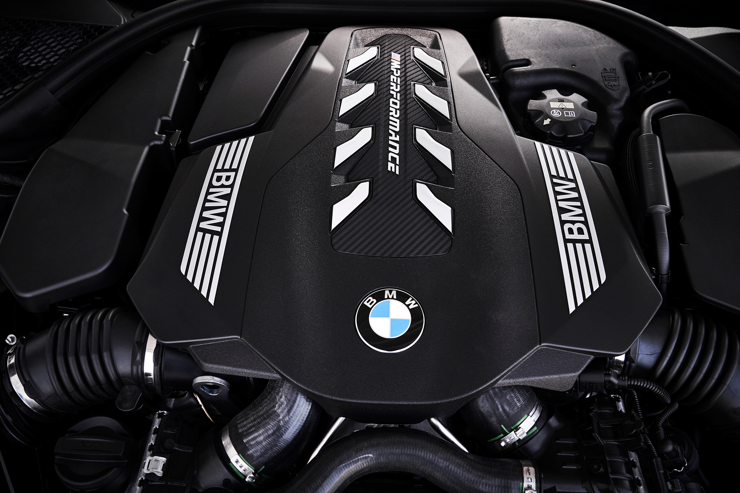 BMW M850i coupe review - engine