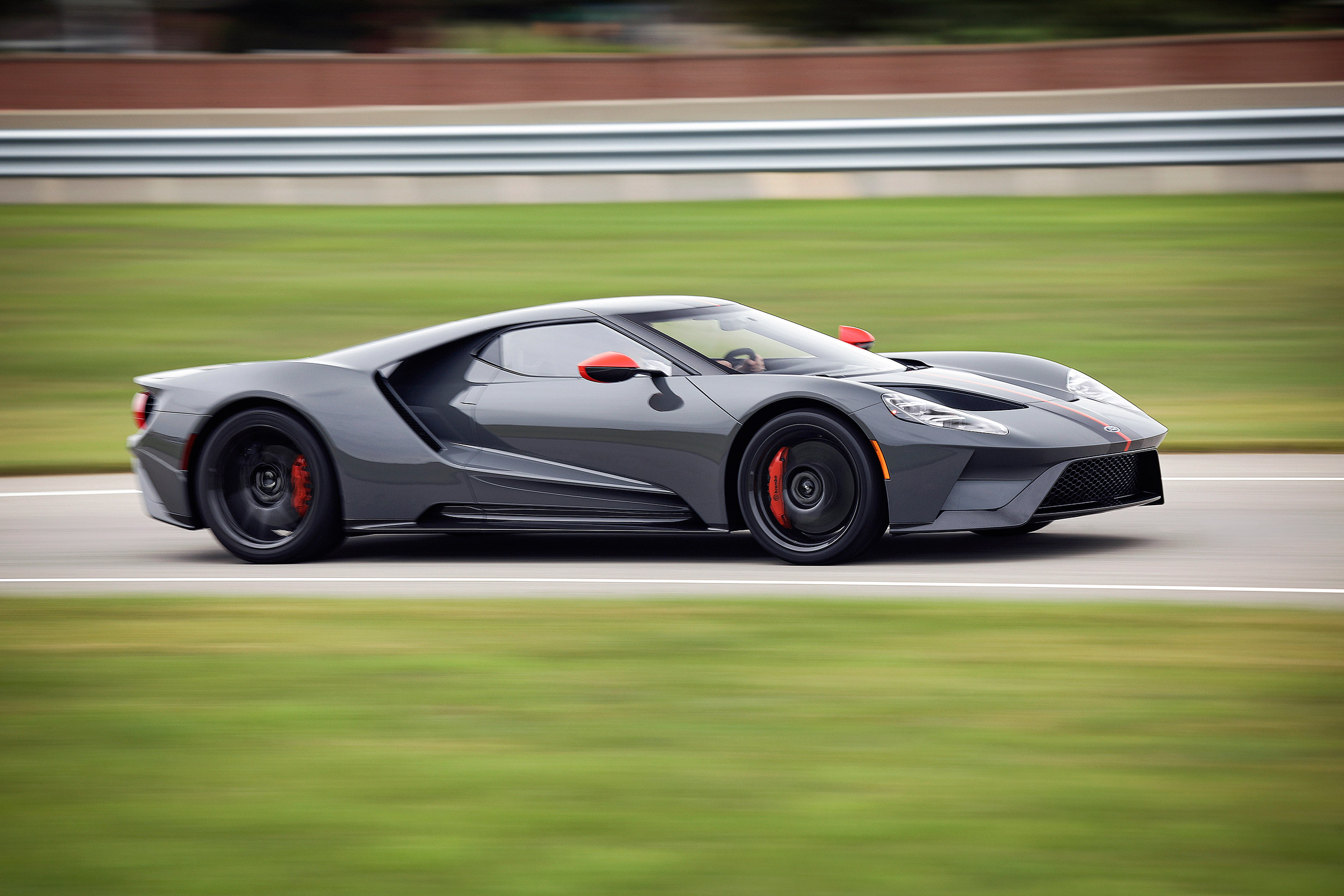 Ford GT Carbon Edition - side