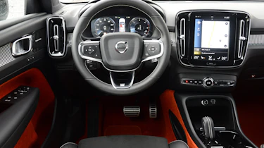 Volvo XC40 - dash