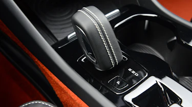 Volvo XC40 - selector