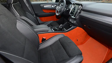 Volvo XC40 - interior