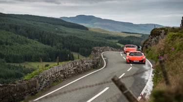 McLaren 675LT v Porsche 911 GT3 RS (991.1)