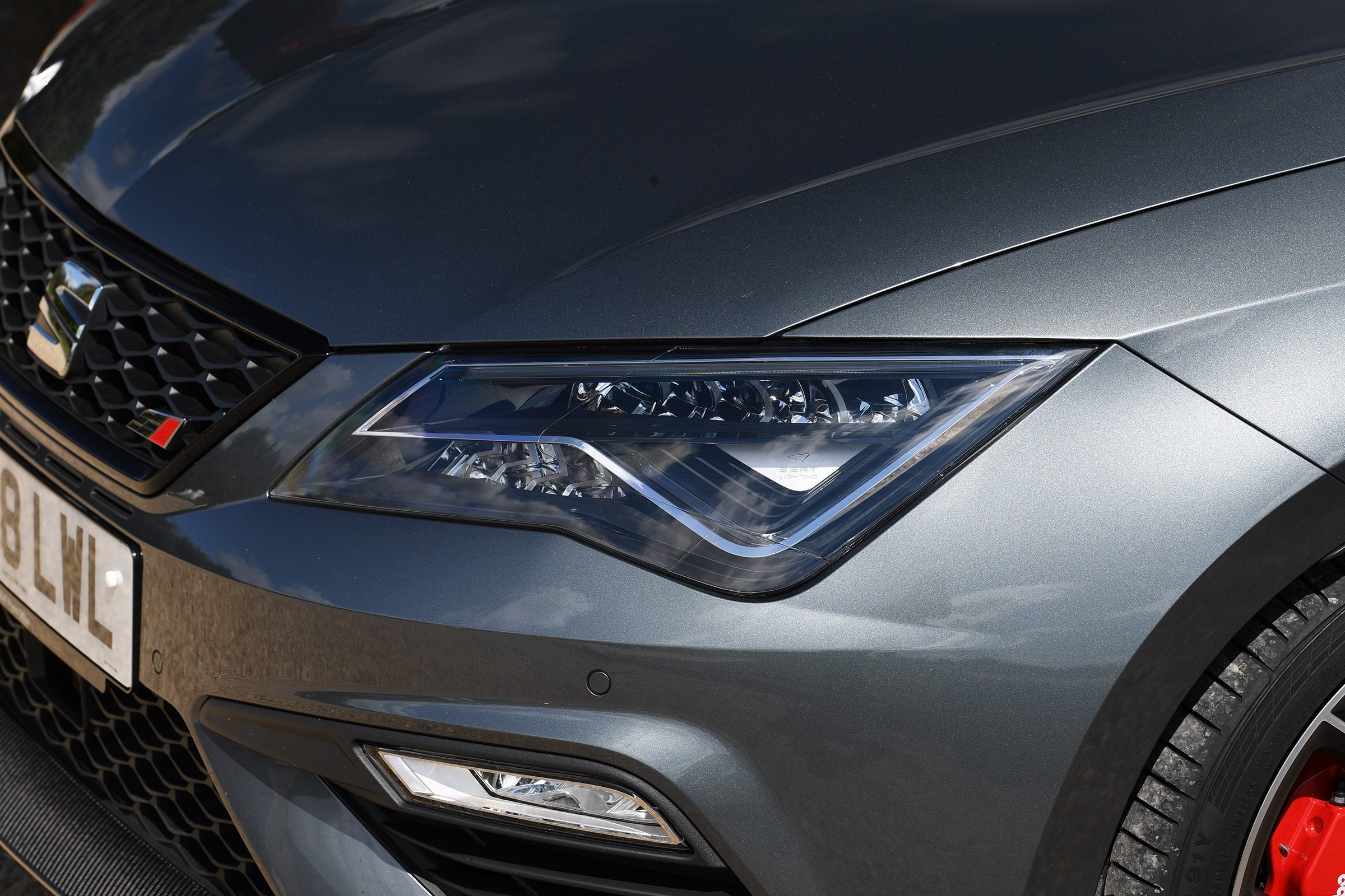 SEAT Leon Cupra ST Carbon Edition - lights