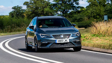 SEAT Leon Cupra ST Carbon Edition - front cornering