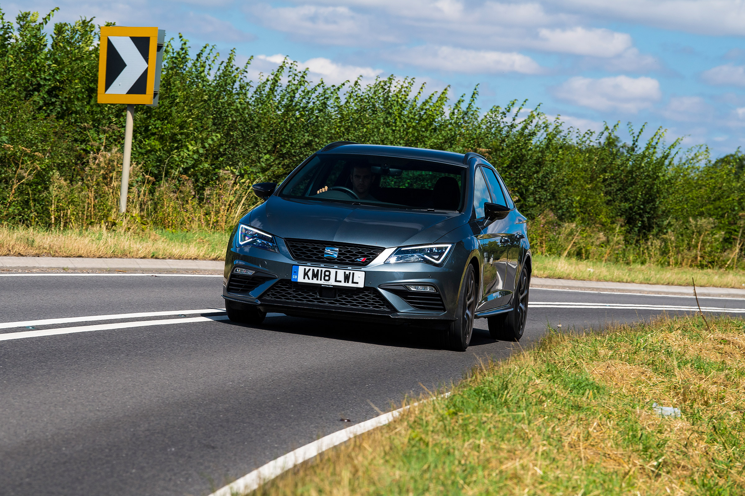 SEAT Leon Cupra ST Carbon Edition - front