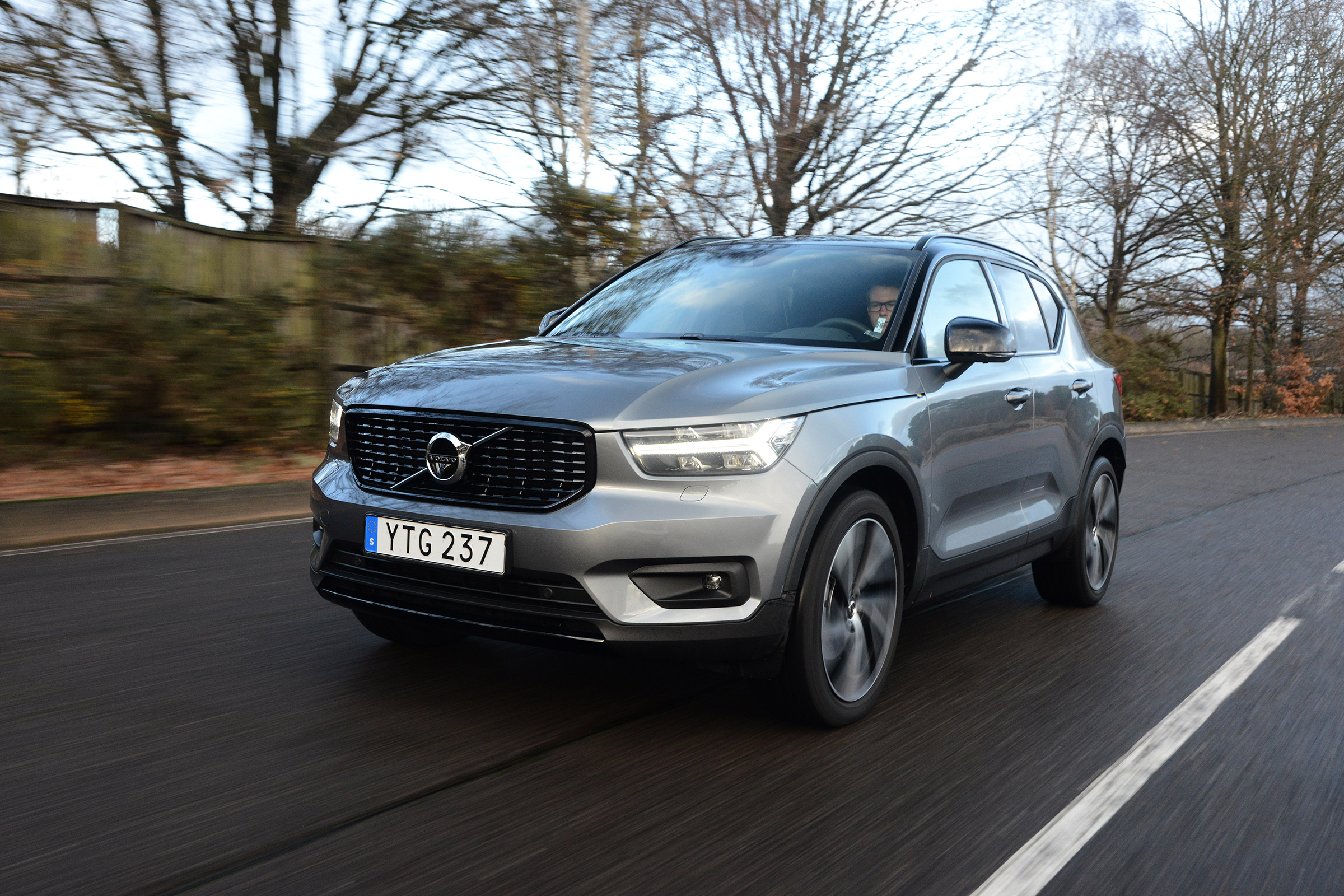 Volvo XC40 - front quarter