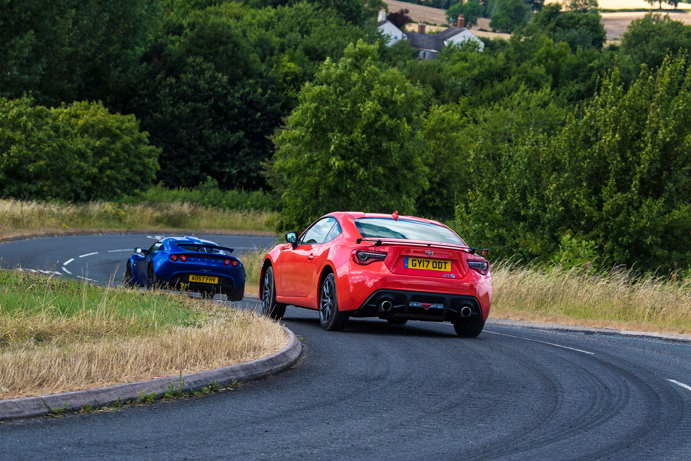 Toyota GT86 and Lotus Exige S (S2)