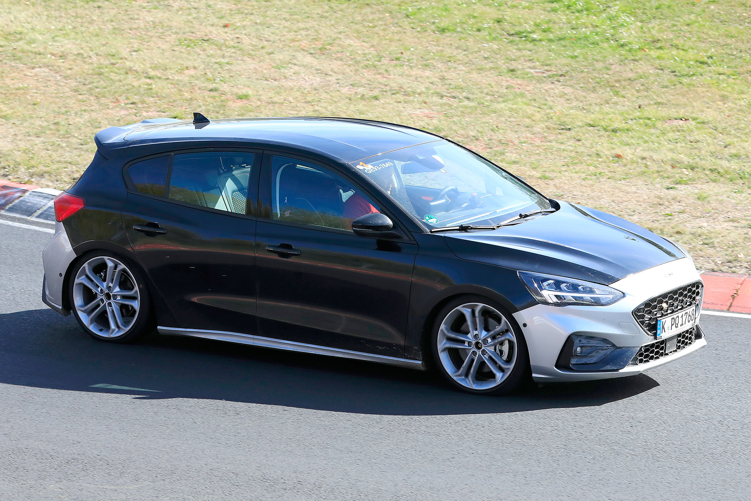 Ford Focus ST spy - side