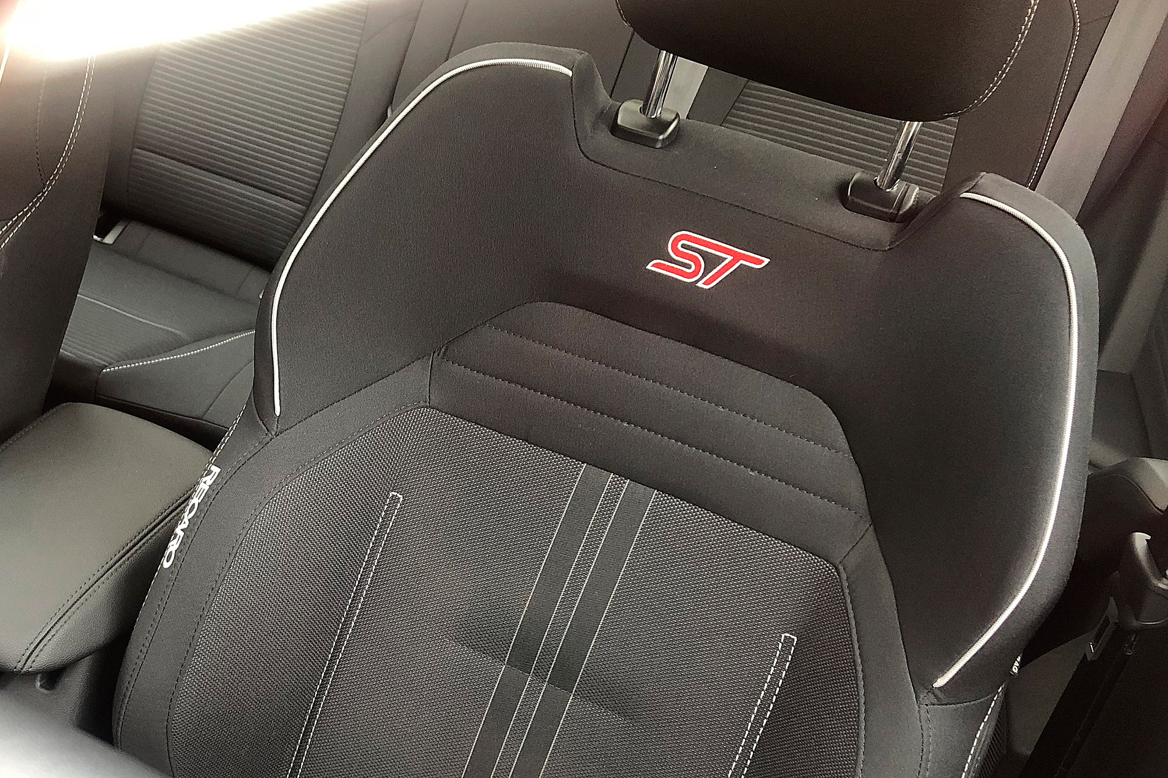Ford Focus ST spy - seat