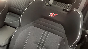 Ford Focus ST spy - seat