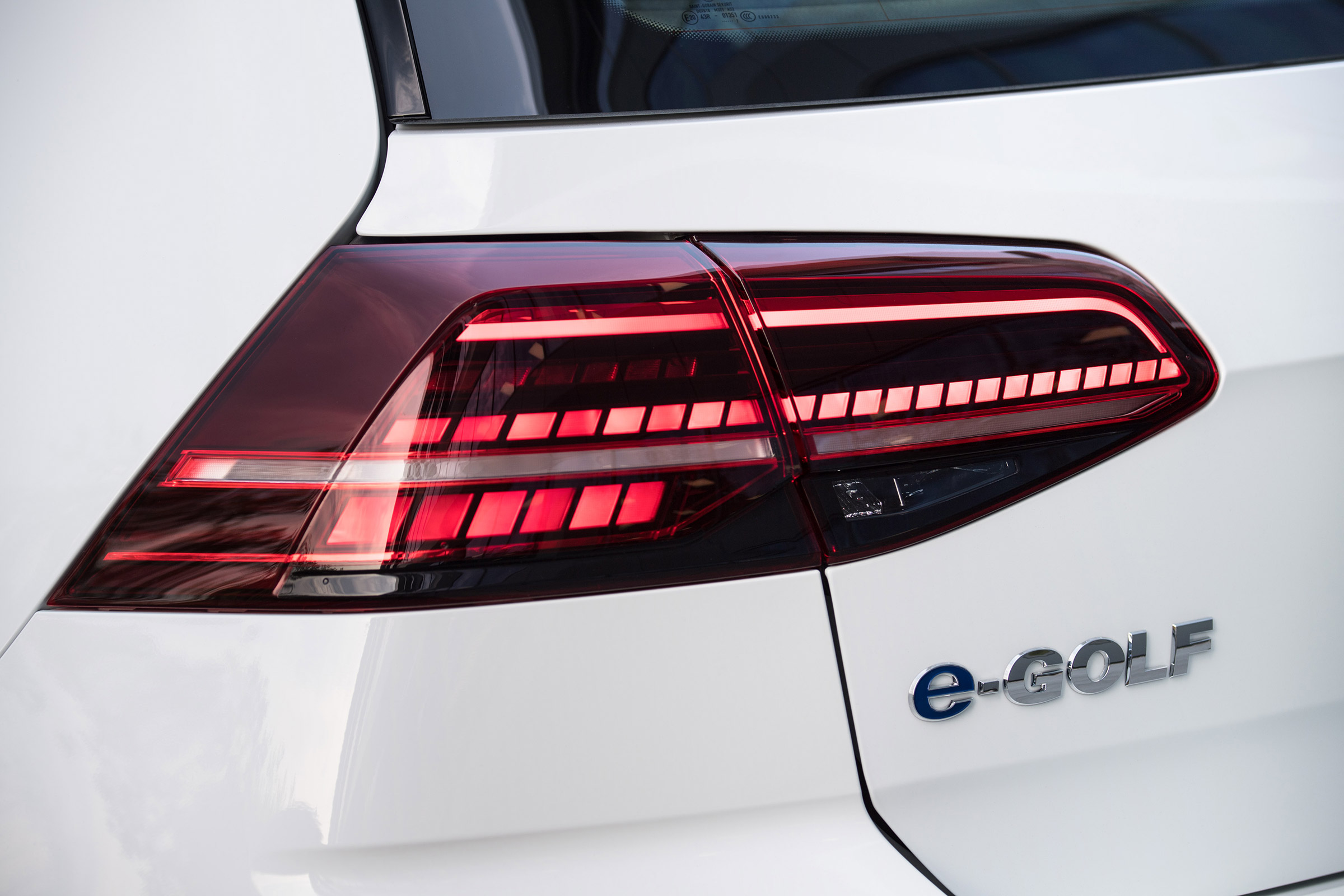 Volkswagen e-Golf - rear lights