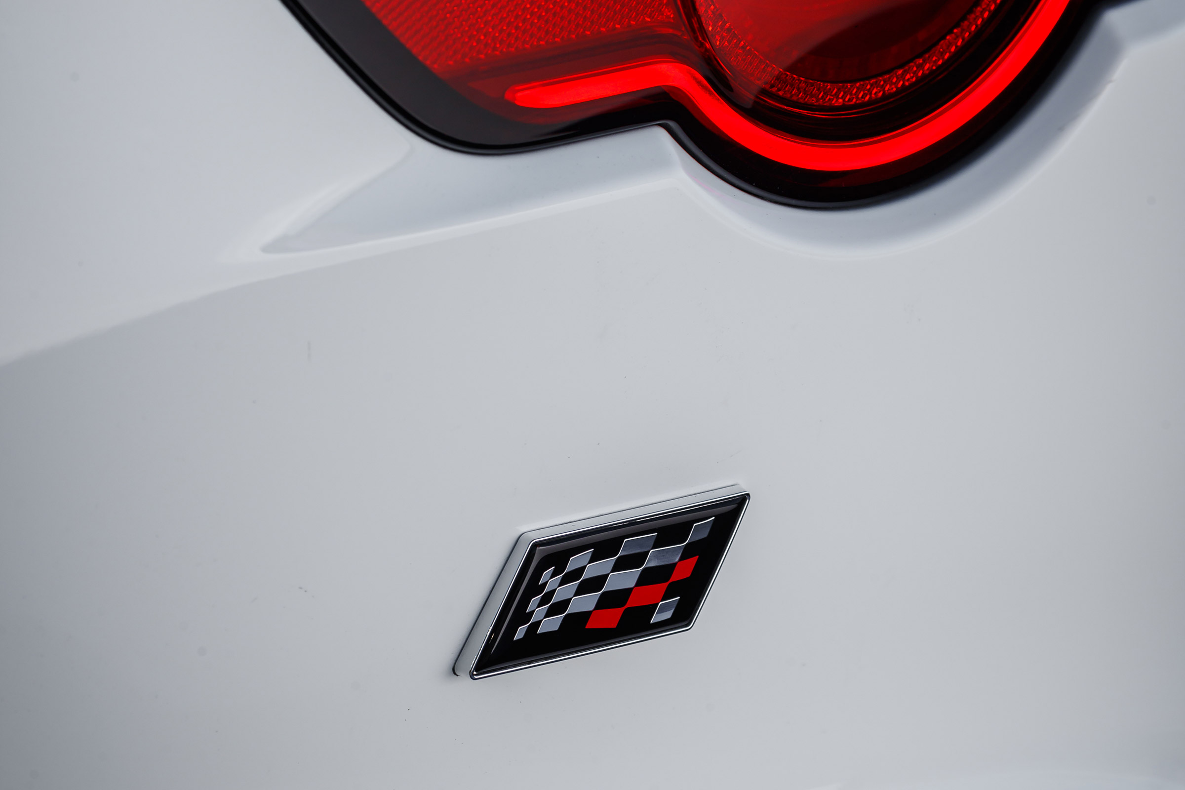 Jaguar F-Type Chequered Flag edition - badge