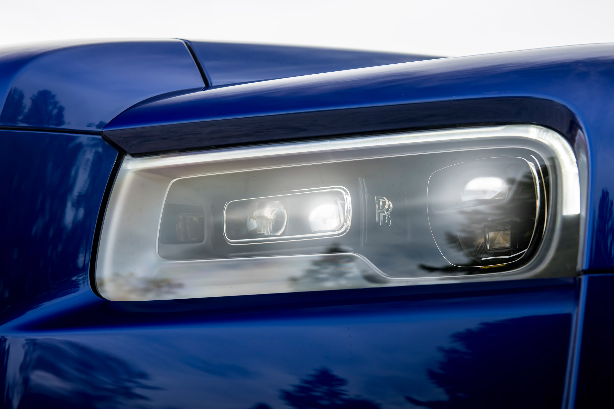 Rolls-Royce Cullinan headlight