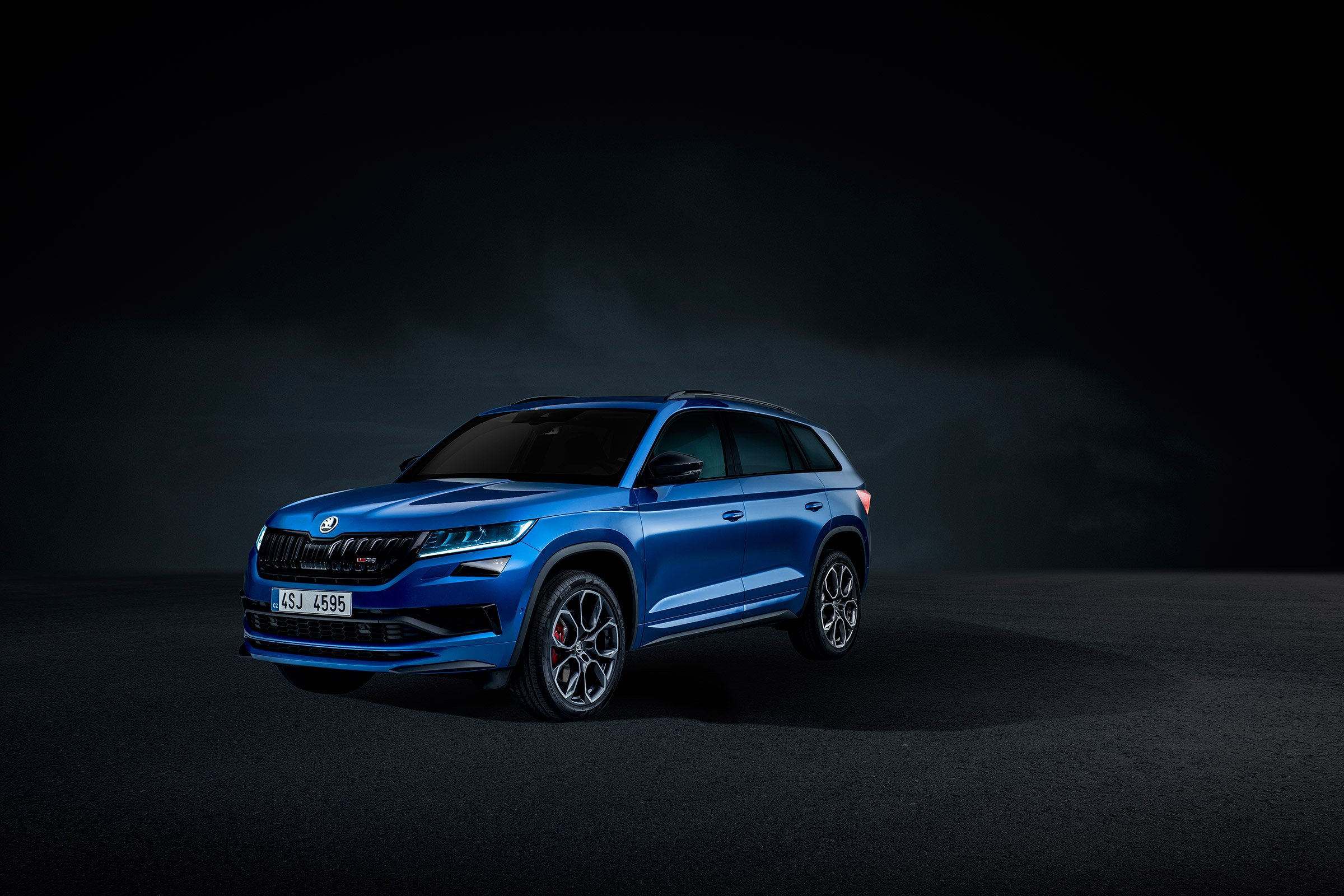 Skoda Kodiaq vRS revealed - front quarter