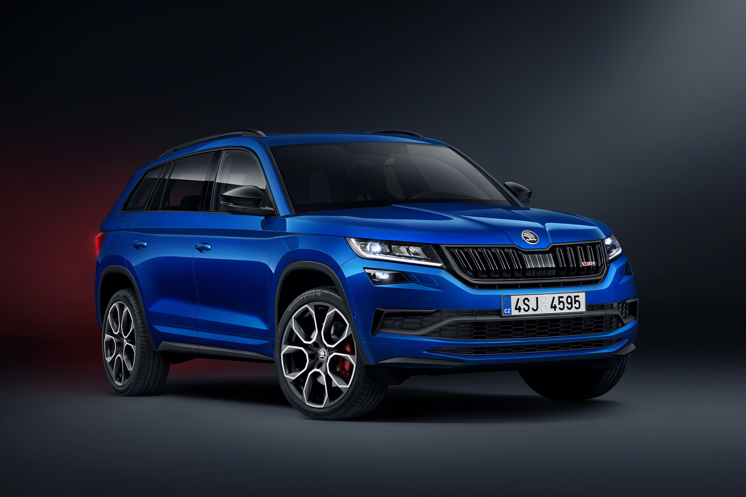 Skoda Kodiaq vRS revealed - front quarter