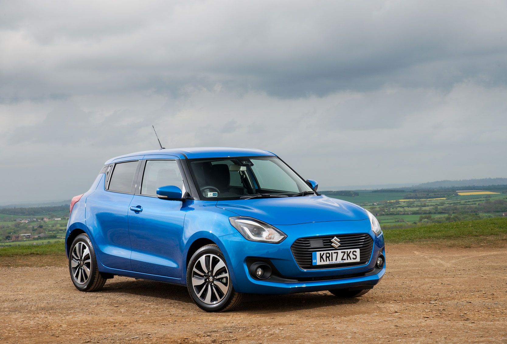 Suzuki Swift SZ5 - front