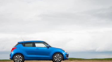 Suzuki Swift SZ5 - side