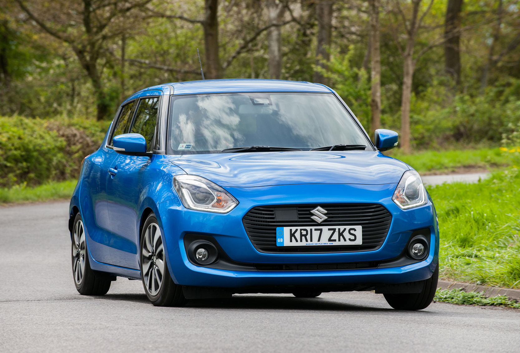 Suzuki Swift SZ5 - front