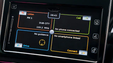 Suzuki Swift SZ5 - infotainment screen