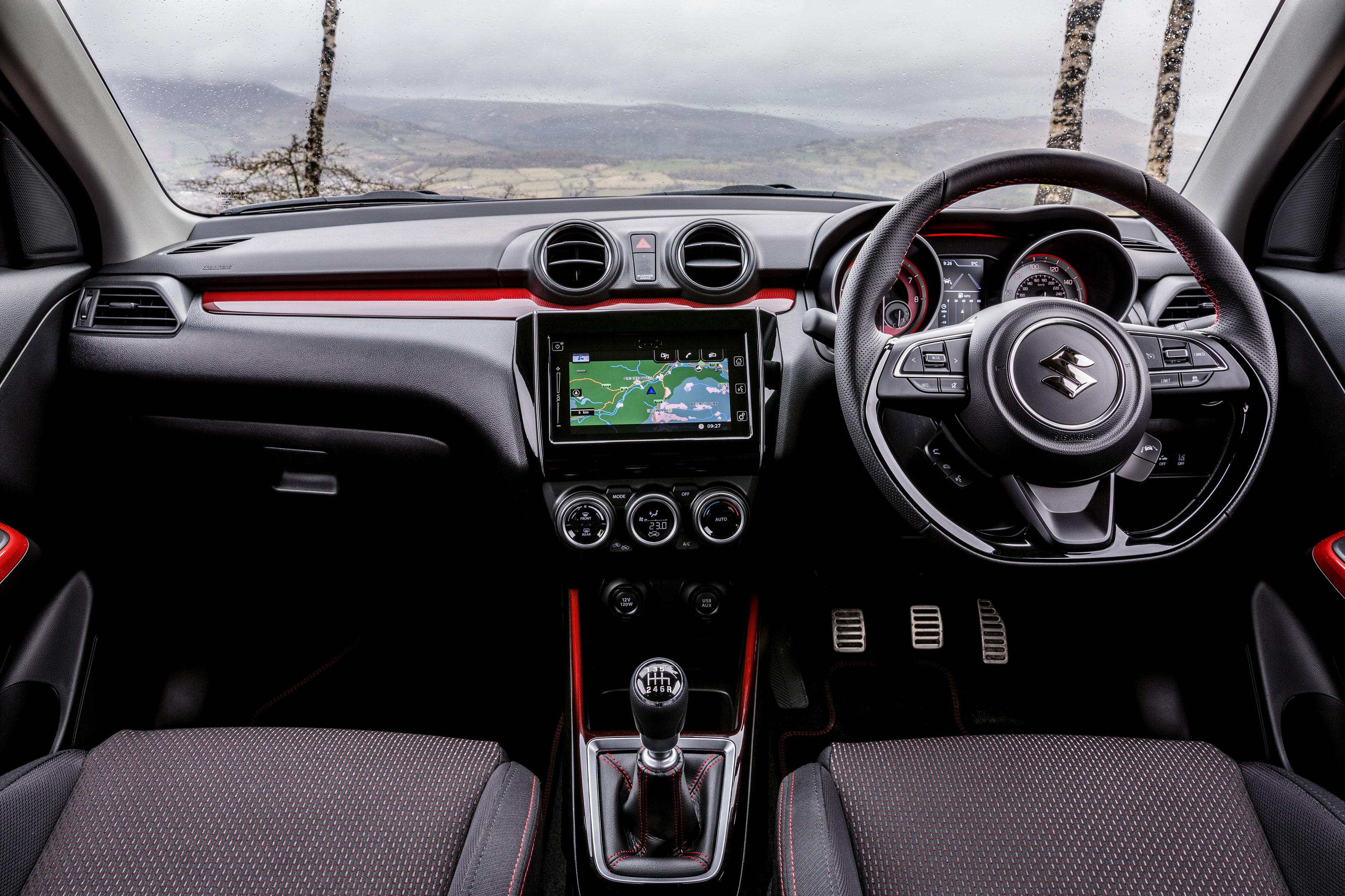 Suzuki Swift Sport - interior