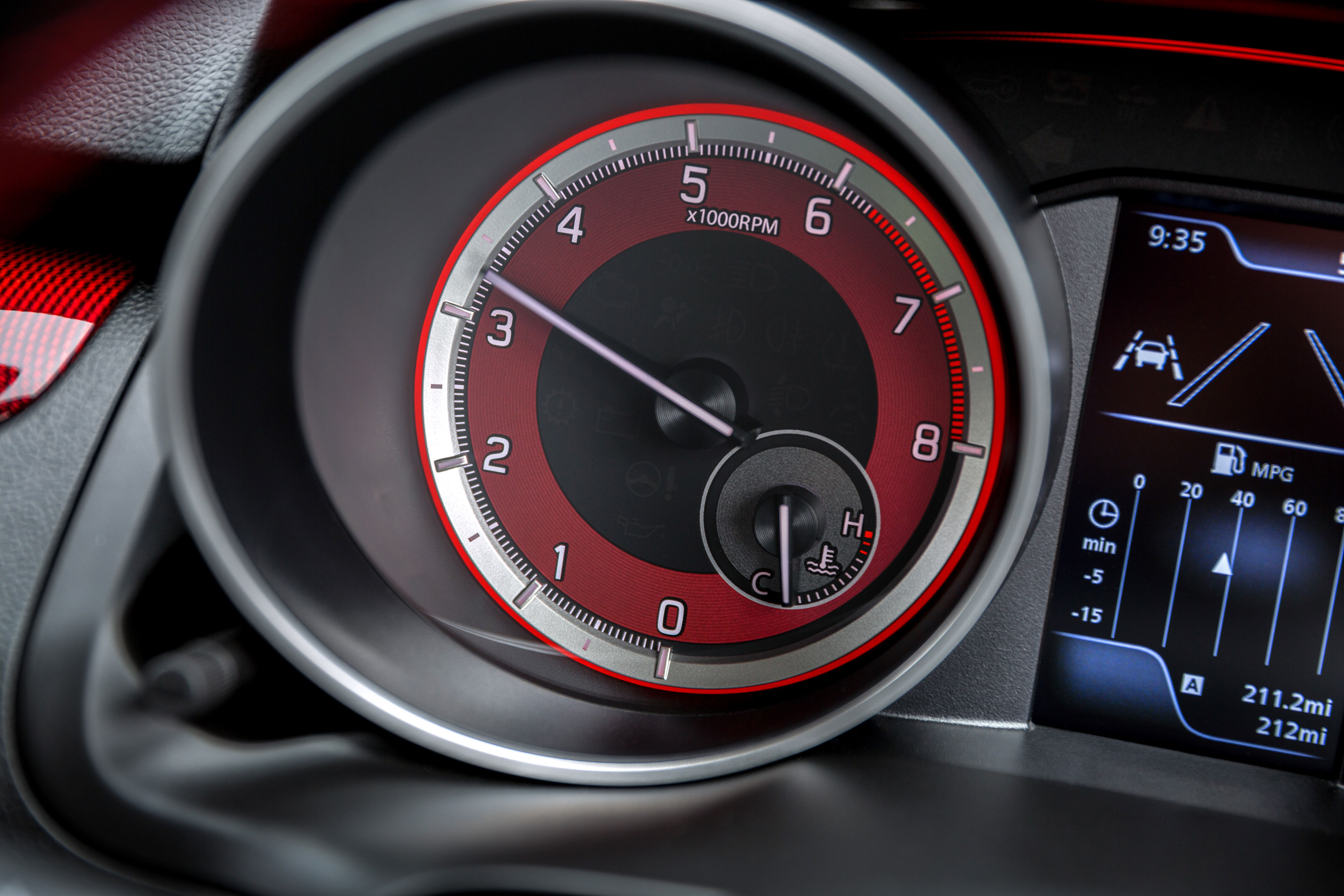 Suzuki Swift Sport - rev counter