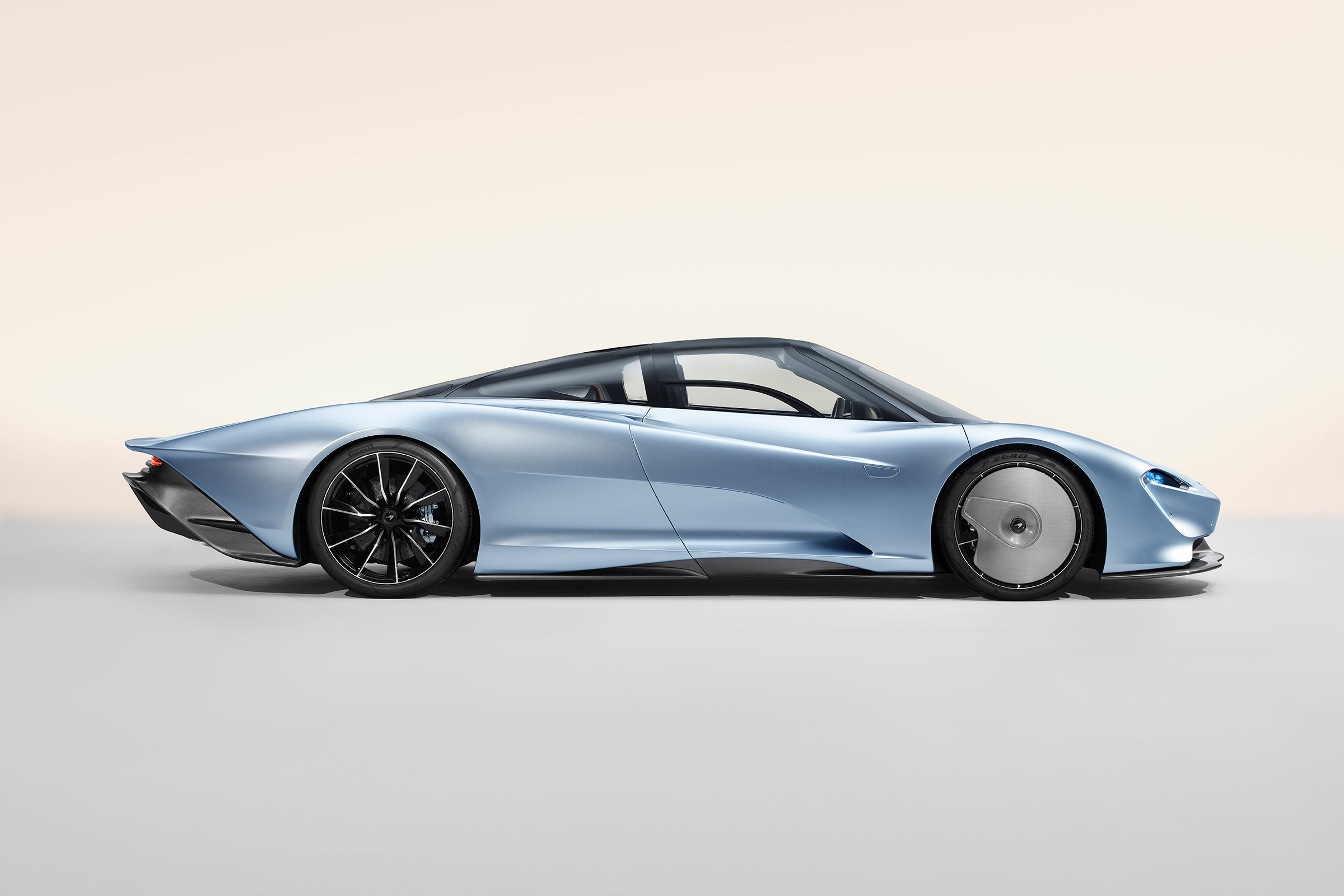 McLaren Speedtail - profile