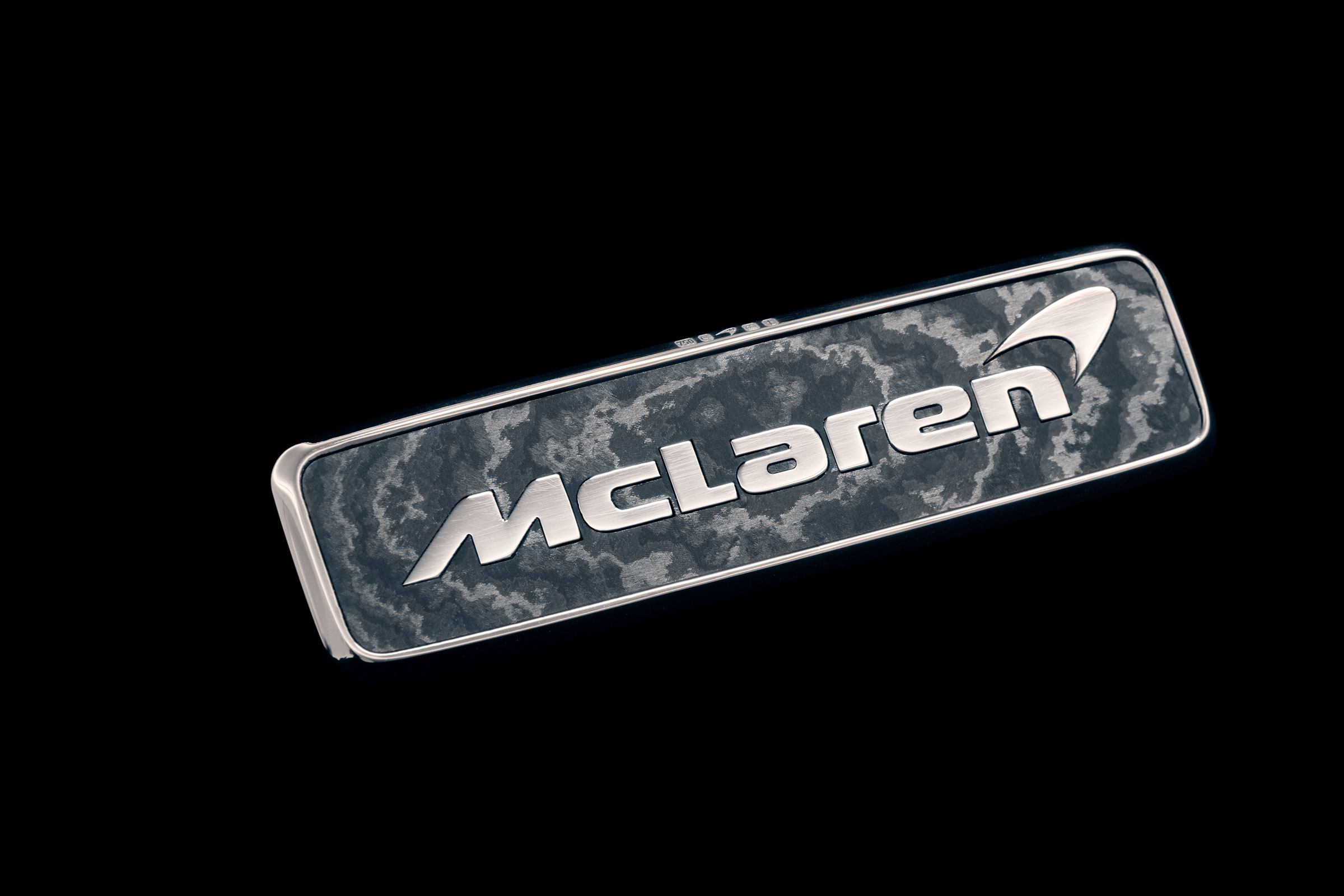 McLaren Speedtail – white gold badge