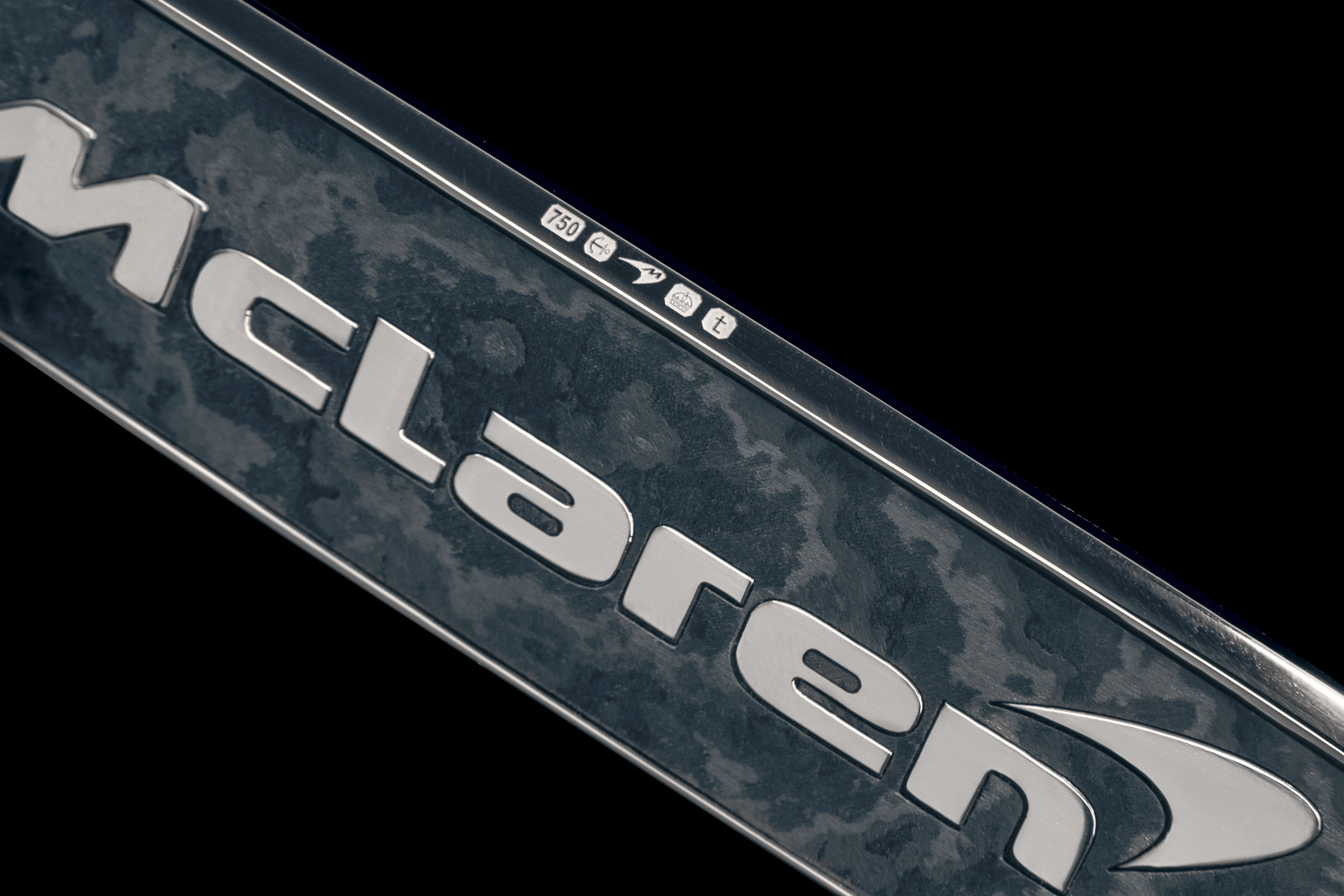 McLaren Speedtail – white gold badge