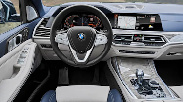 BMW X7 - steering wheel
