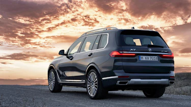 BMW X7 - rear