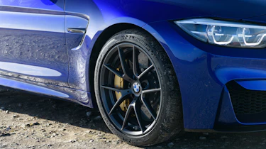 R8 RWS vs BMW M4 CS - M4 wheel