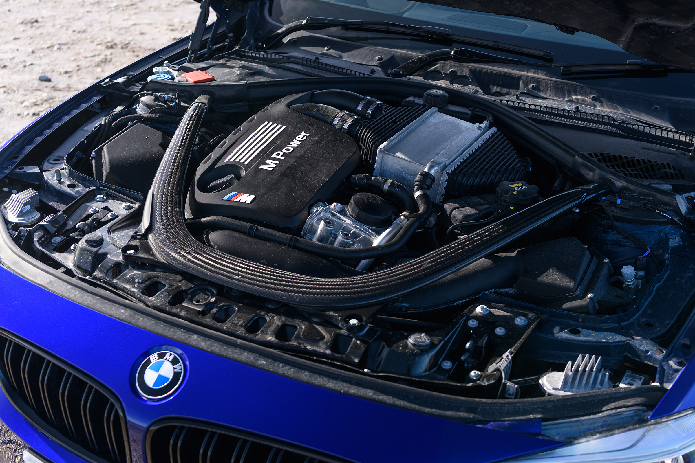 R8 RWS vs BMW M4 CS - M4 engine