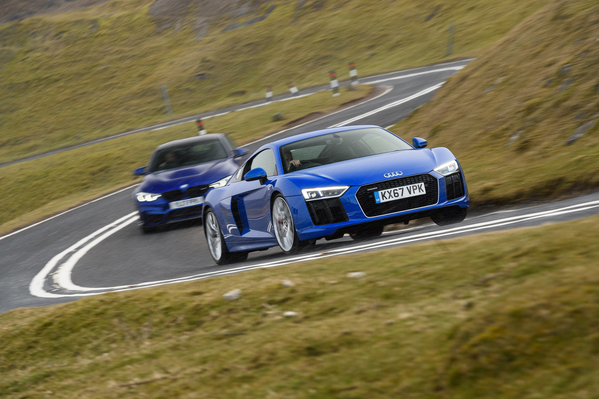 R8 RWS vs BMW M4 CS - front pan