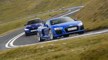 R8 RWS vs BMW M4 CS - front pan