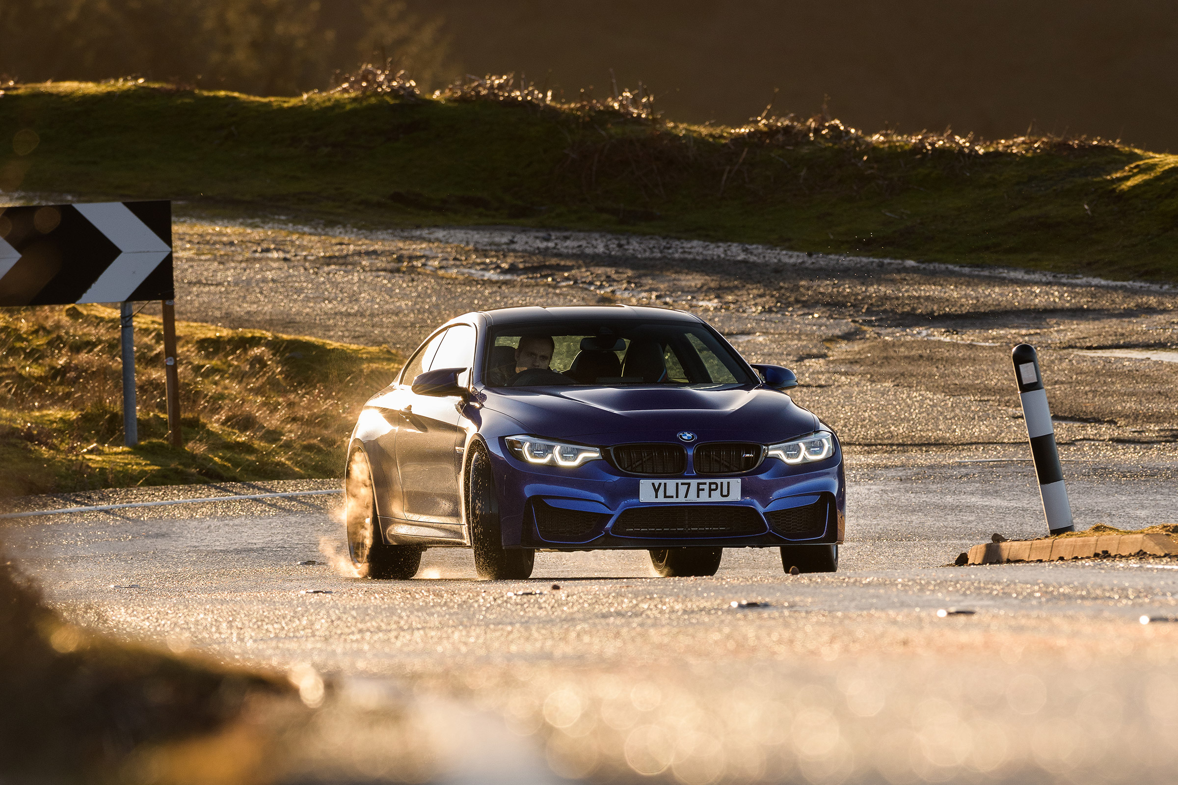 R8 RWS vs BMW M4 CS - sliding M4