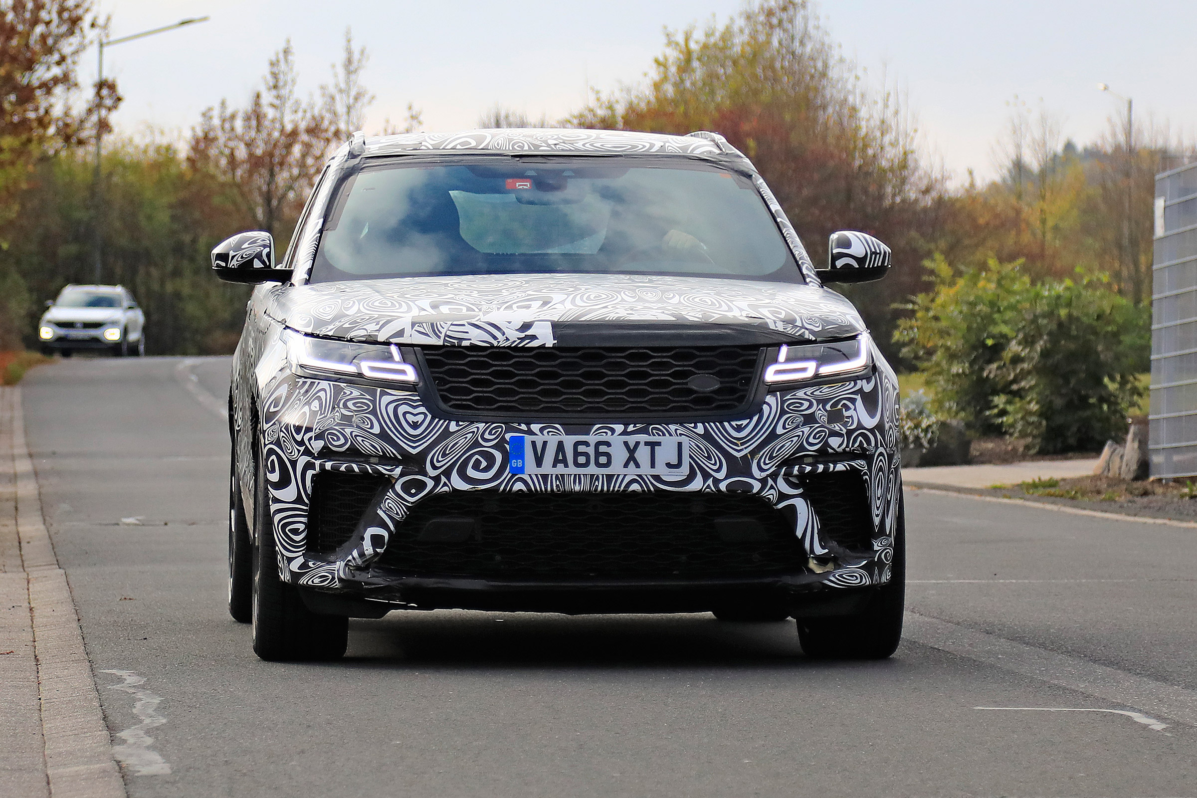 Range Rover Velar SVR proto - front