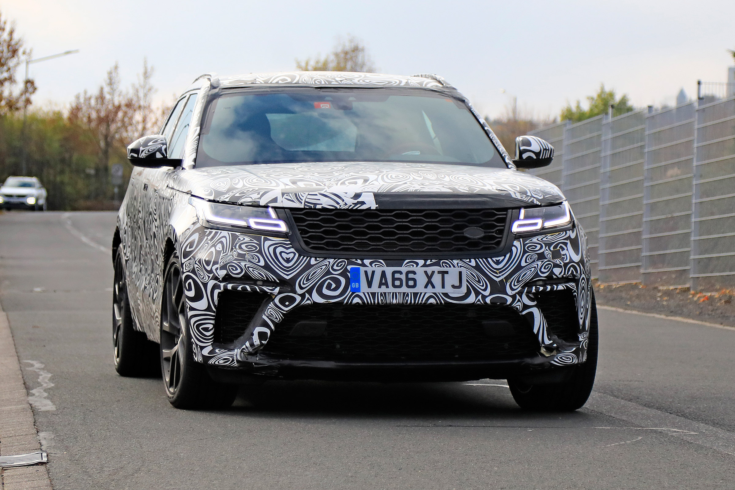 Range Rover Velar SVR proto - front