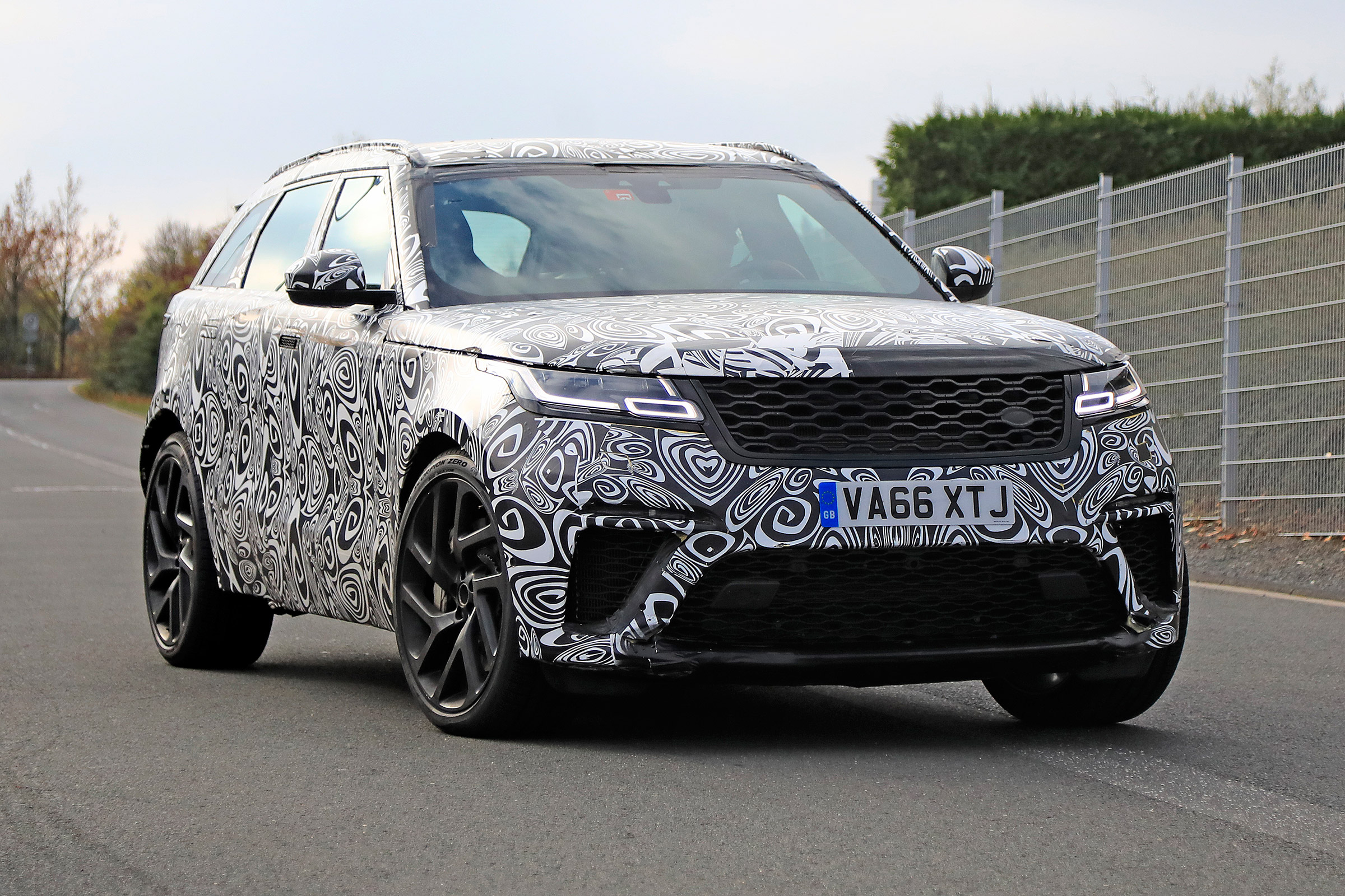 Range Rover Velar SVR proto - front quarter