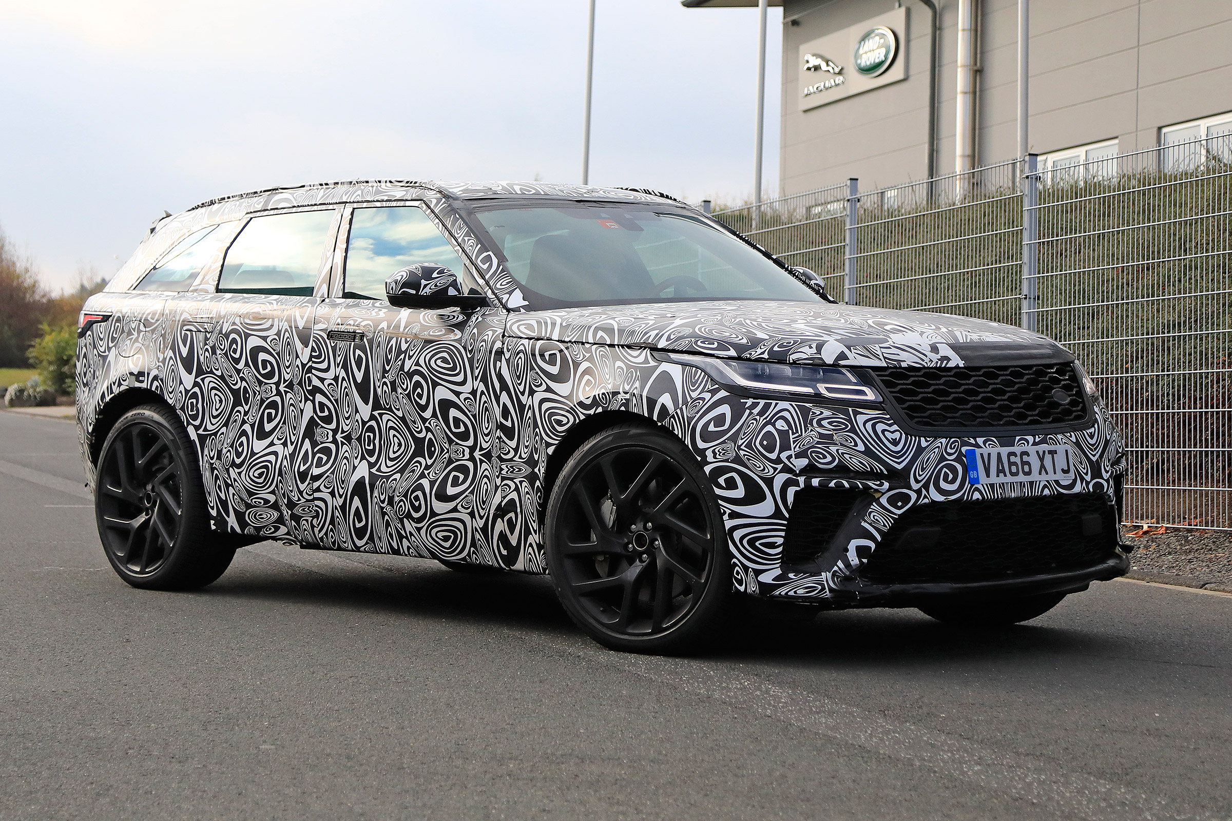 Range Rover Velar SVR proto - front quarter