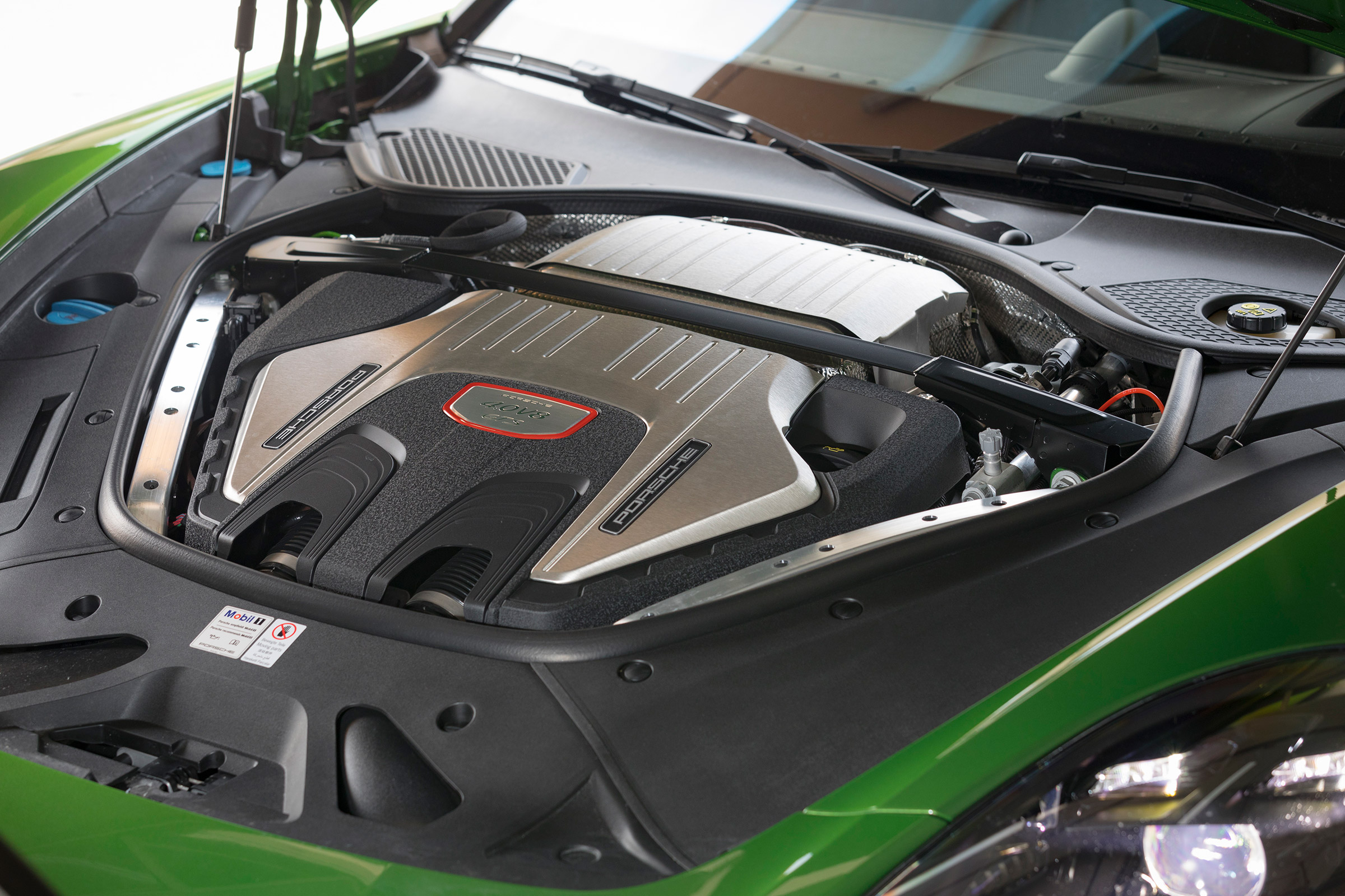 Porsche Panamera GTS - engine