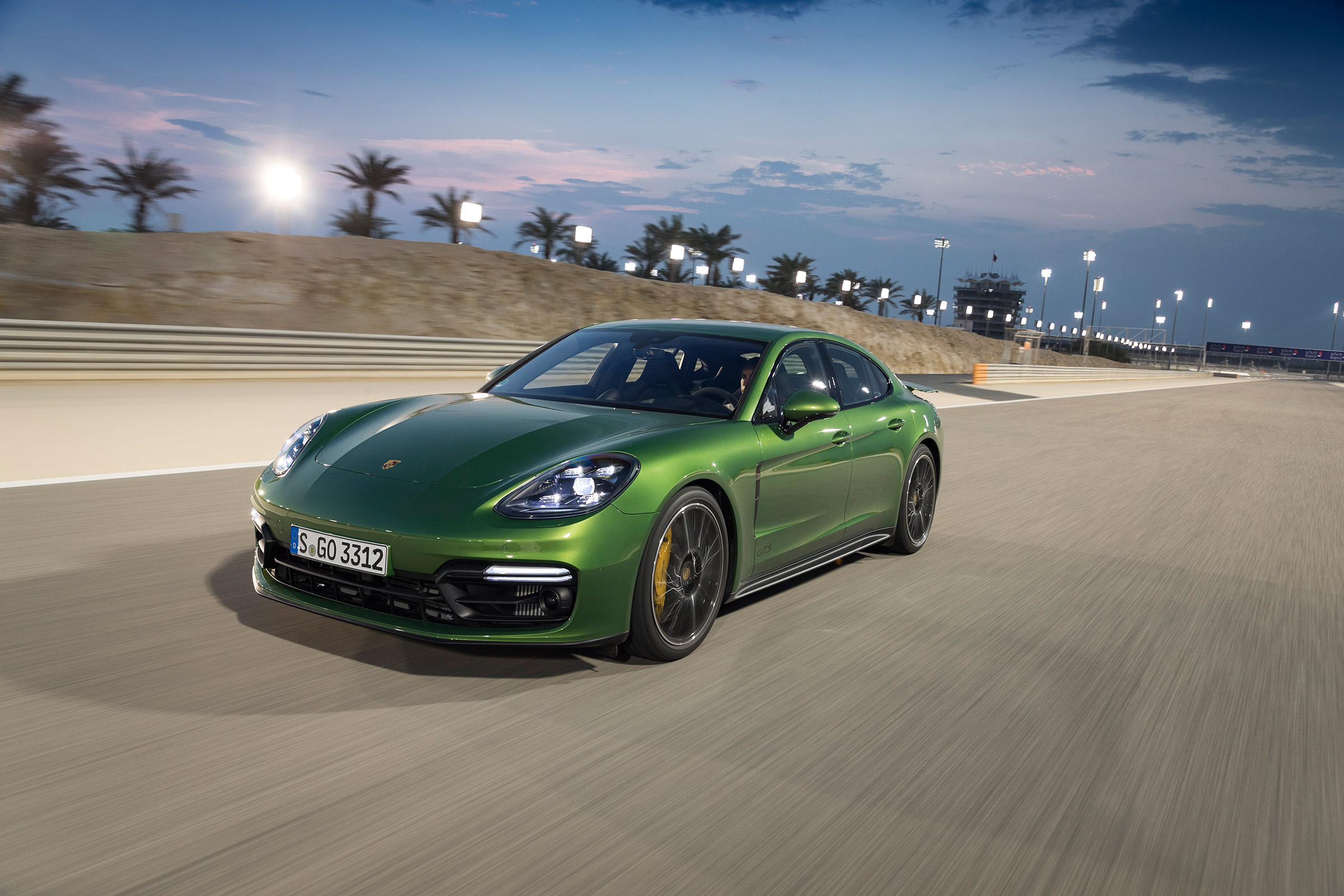 Porsche Panamera GTS - nose