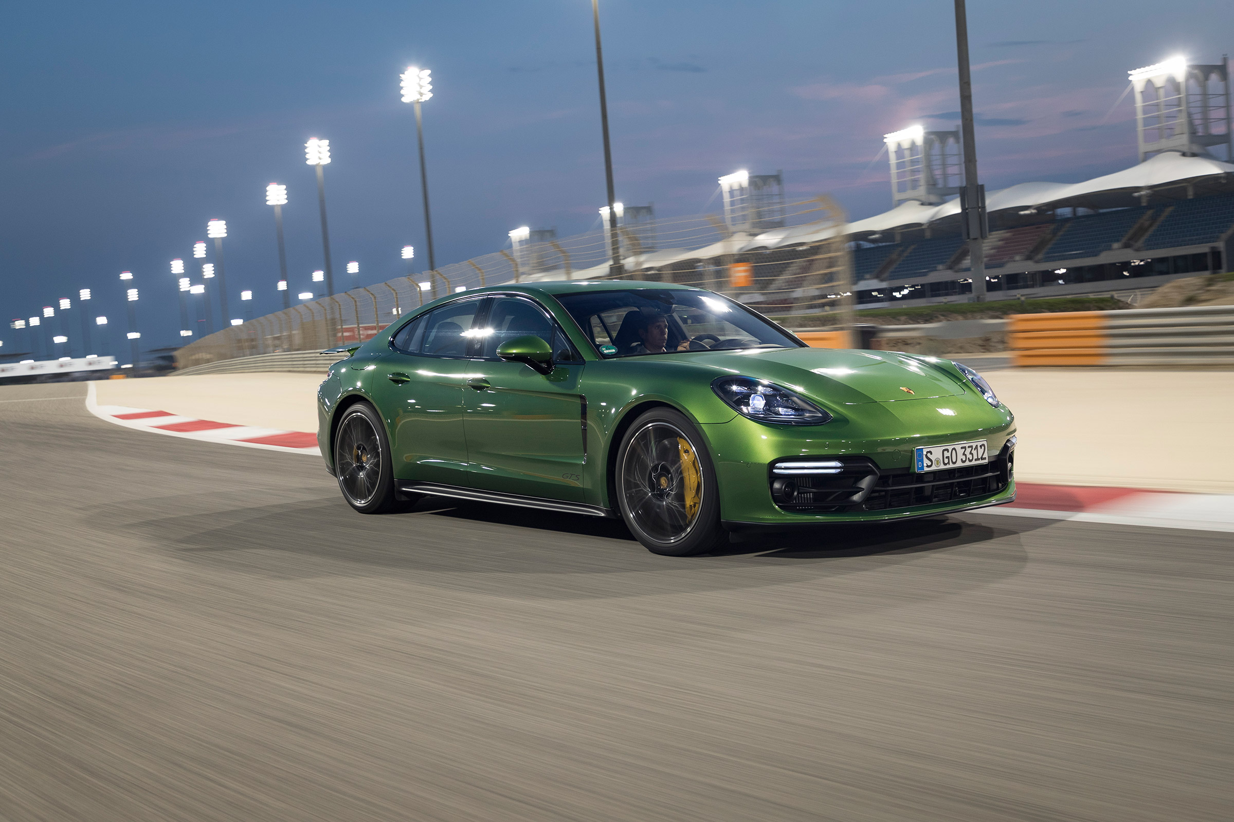 Porsche Panamera GTS - front