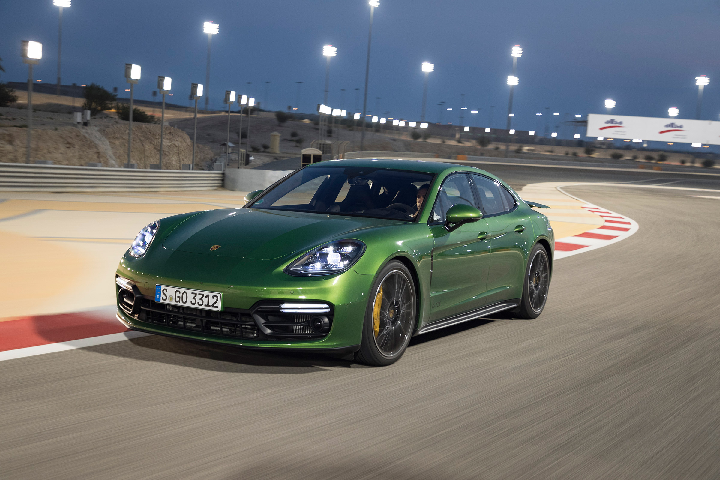 Porsche Panamera GTS - front