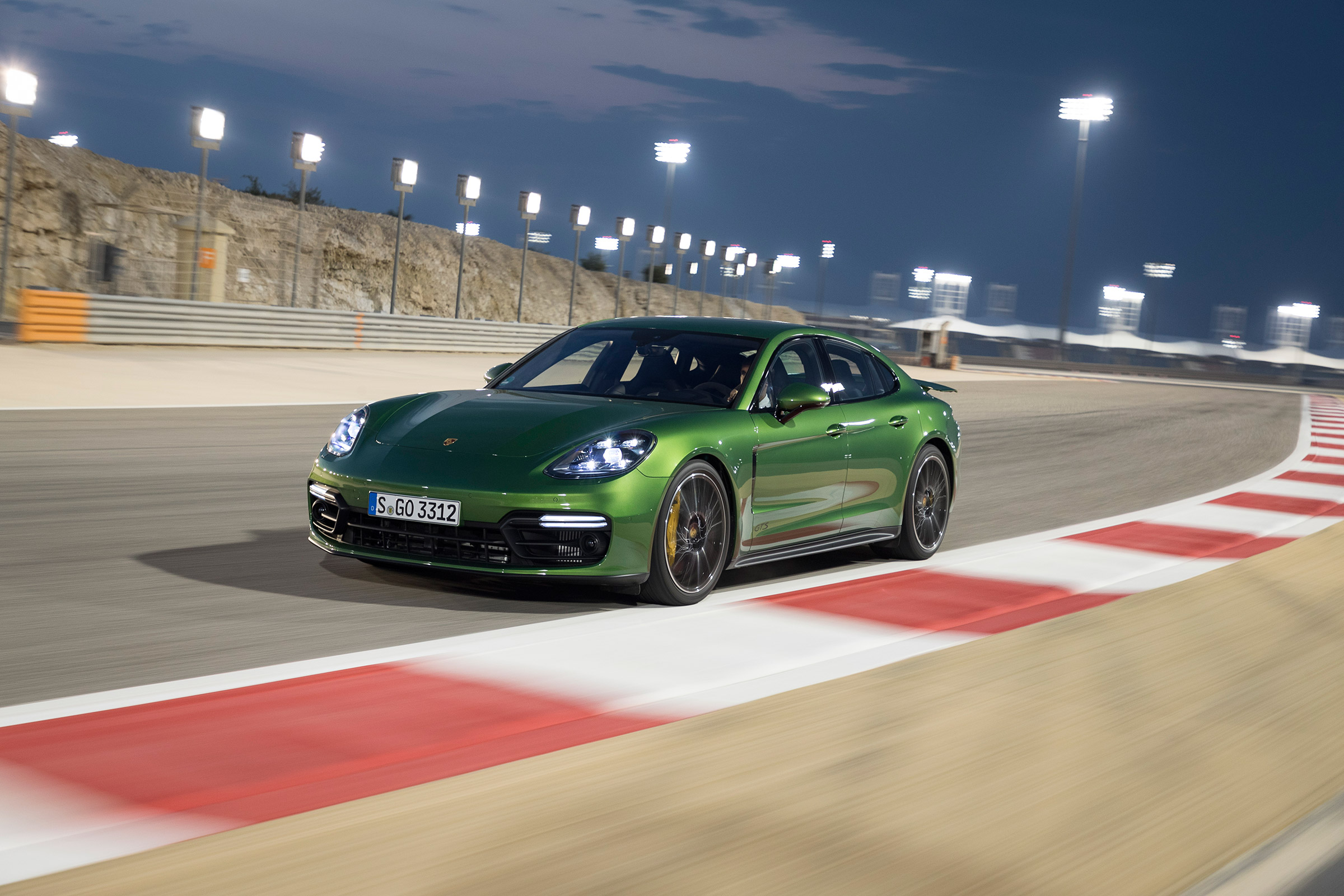 Porsche Panamera GTS - rumpble
