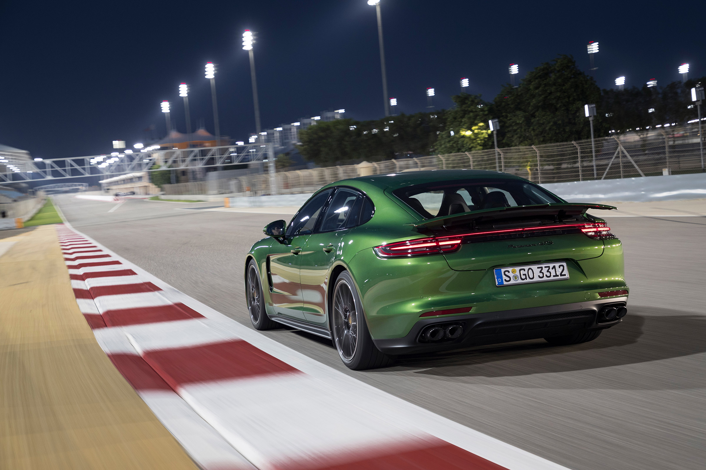 Porsche Panamera GTS - rear