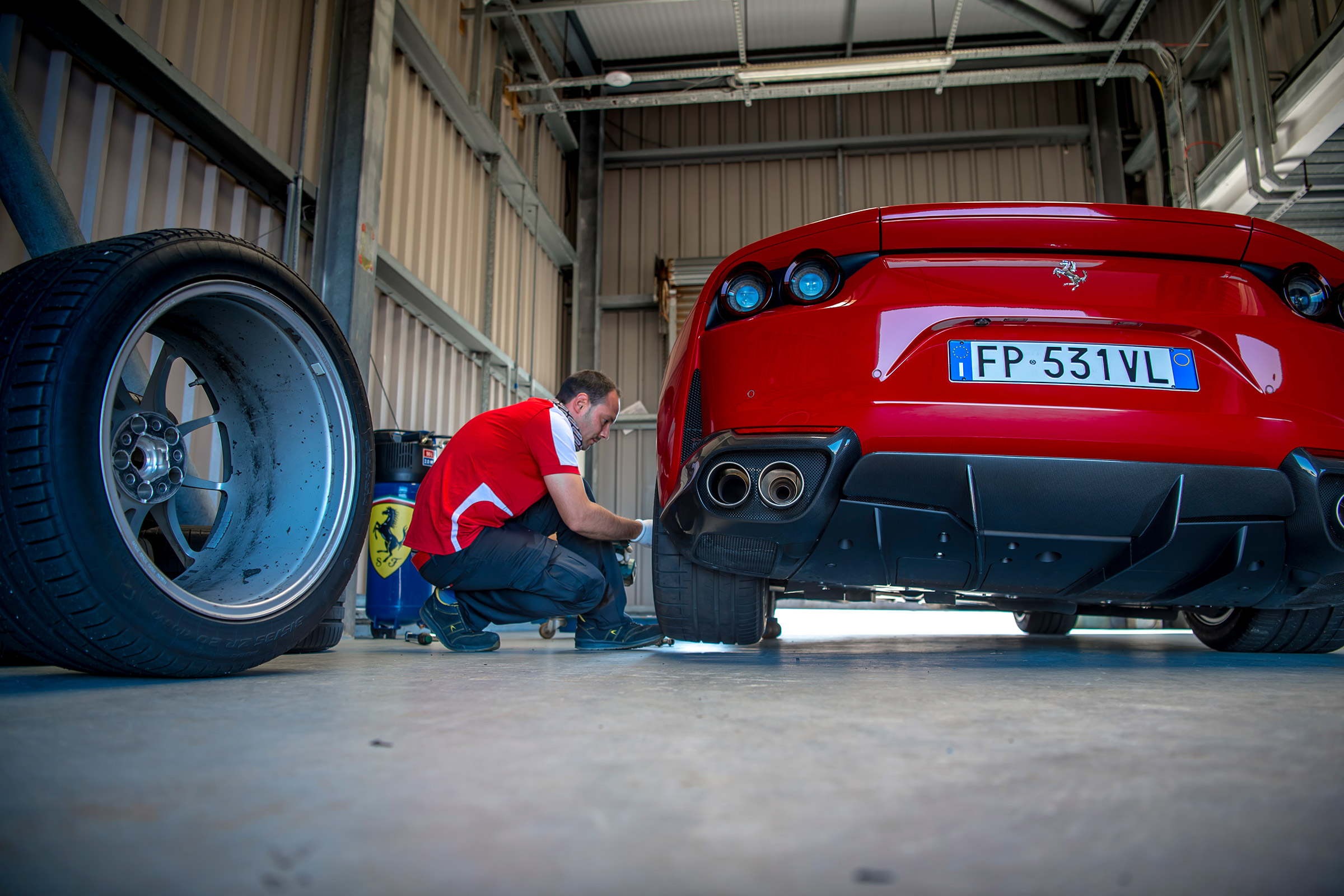Ferrari 812 Superfast Anglesey - tyres