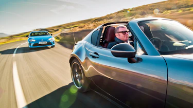 Mazda MX-5 vs Toyota GT86 front tracking